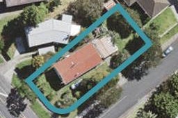 13 Border Road, Henderson, Auckland