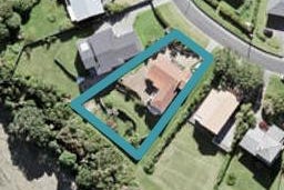 16 The Crescent, Tindalls Beach, Whangaparaoa