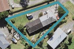2/141 Triangle Road, Massey, Auckland
