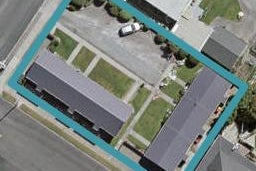 30 Henderson Street, Bluff