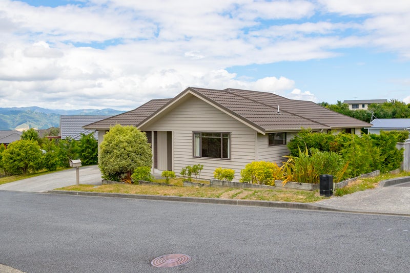 18 Ronald Scott Grove, Riverstone Terraces, Upper Hutt - Carousel 2