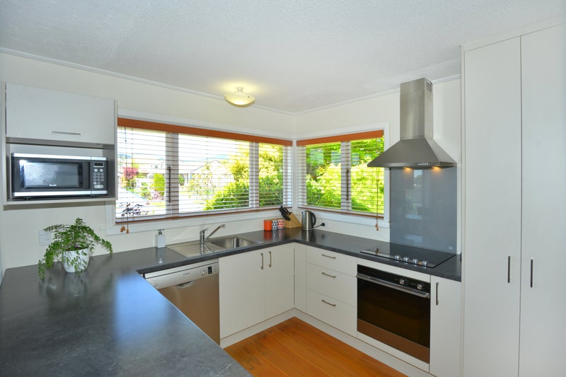 11 Roberta Drive, Somerfield, Christchurch - Carousel 2