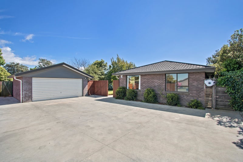 30 Royal Park Drive, Parklands, Christchurch - Carousel 1