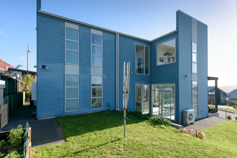 35 Cedarwood Street, Woodridge, Wellington - Carousel 2
