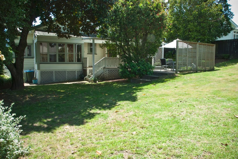 8 Oak Street, Royal Oak, Auckland - Carousel 10