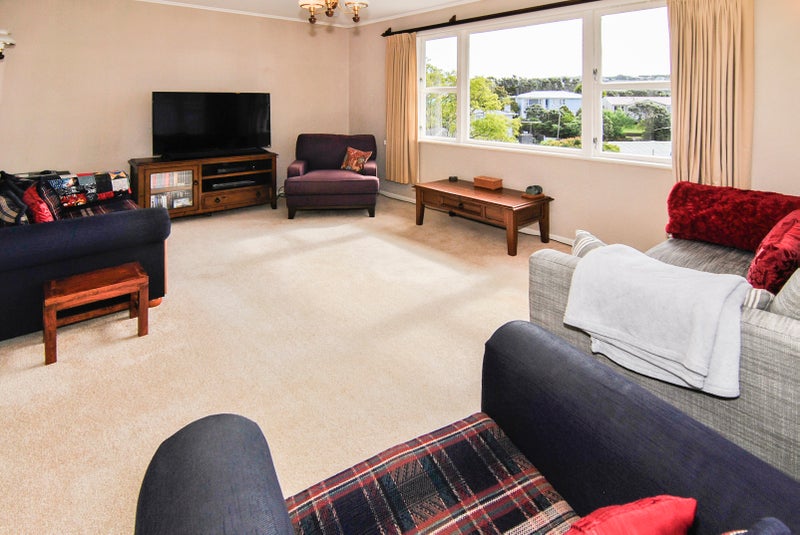 3 Longcroft Terrace, Newlands, Wellington - Carousel 10