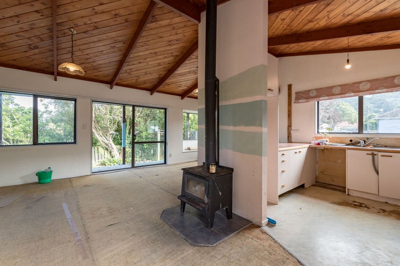 2 Delshaw Avenue, Stanmore Bay, Whangaparaoa - Carousel 2
