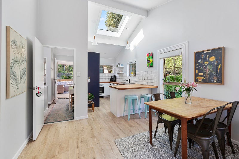 11A Totara Road, Miramar, Wellington - Carousel 1