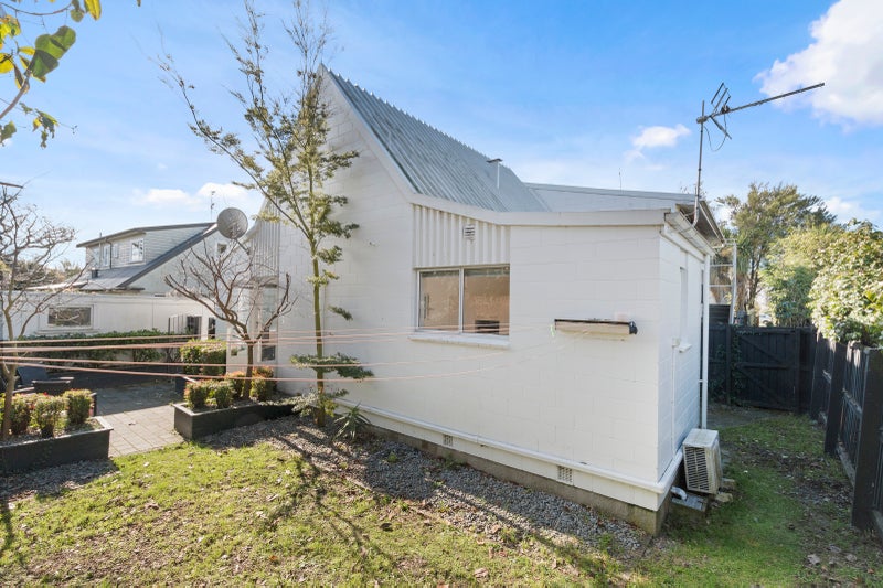 9/11 Winchester Street, Merivale, Christchurch - Carousel 2