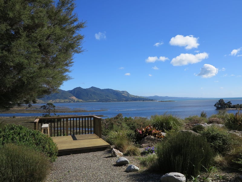 8 Ruataniwha Drive, Collingwood - Carousel 1