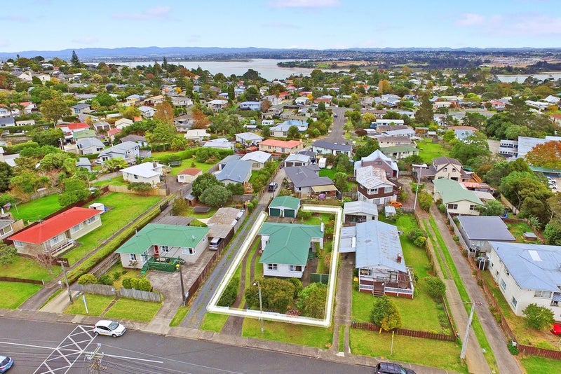 34 Tramway Road, Beach Haven, Auckland - Carousel 2