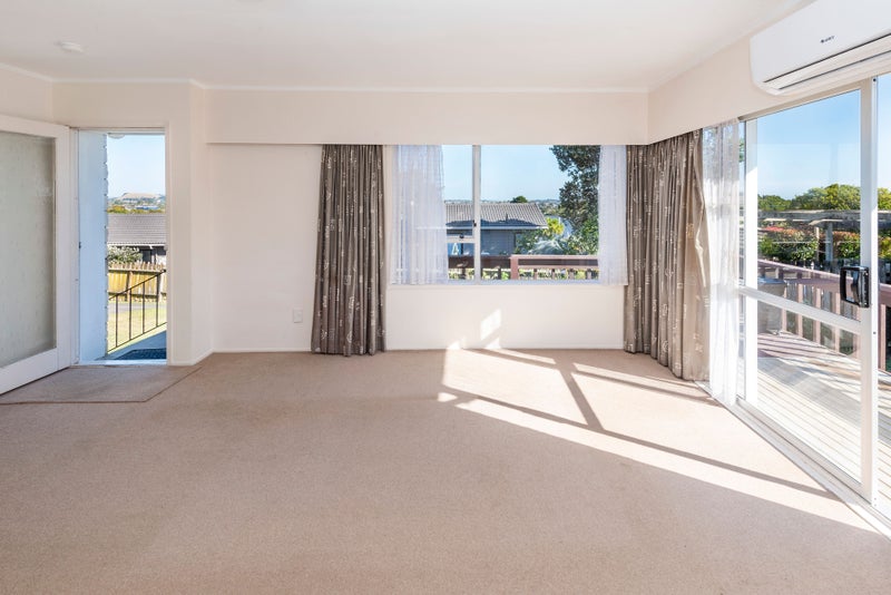 2/6 Clunie Place, Highland Park, Auckland - Carousel 2