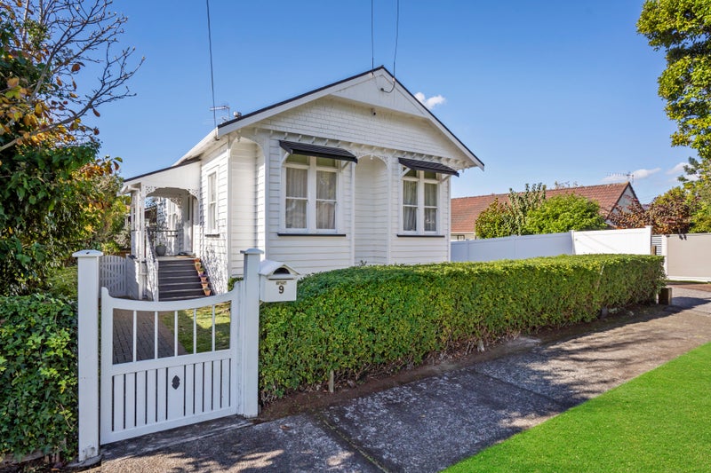 9 Miro Road, Greenlane, Auckland - Carousel 1
