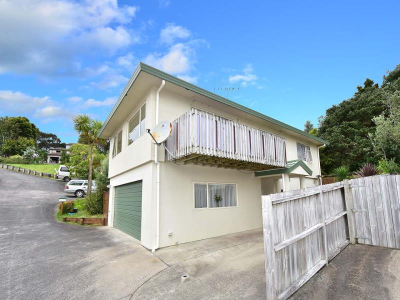 2/16 Ocean View Road, Northcote, Auckland - Carousel 1