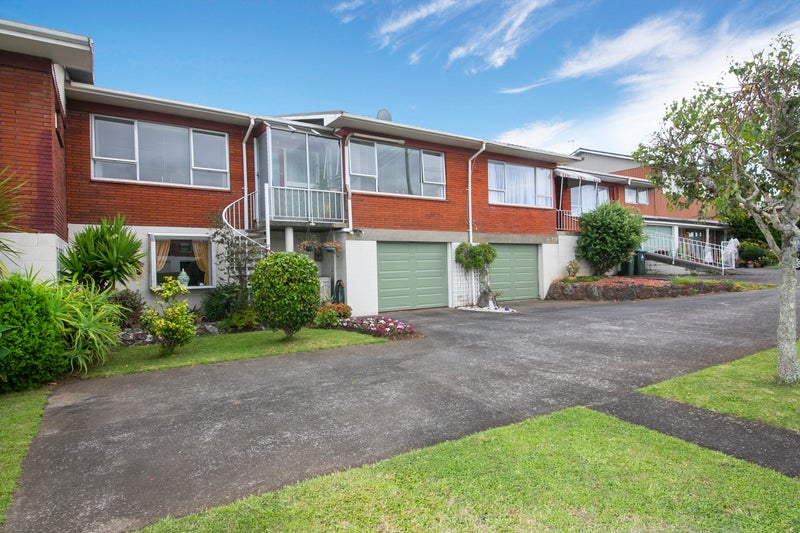 4/16 Warren Avenue, Three Kings, Auckland - Carousel 2