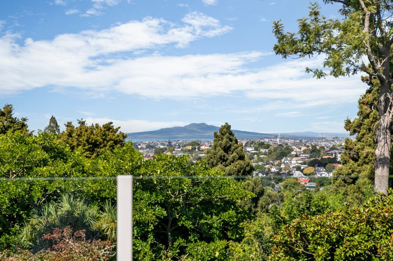 173 Glenfield Road, Hillcrest, Auckland - Carousel 2