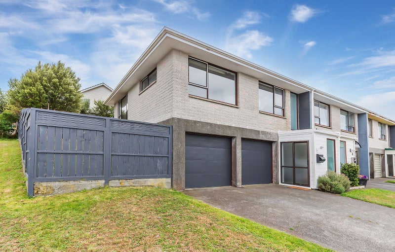 27 Akaroa Drive, Maupuia, Wellington - Carousel 1