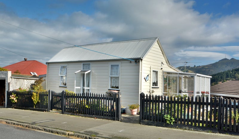4 Magnetic Street, Port Chalmers, Dunedin - Carousel 1