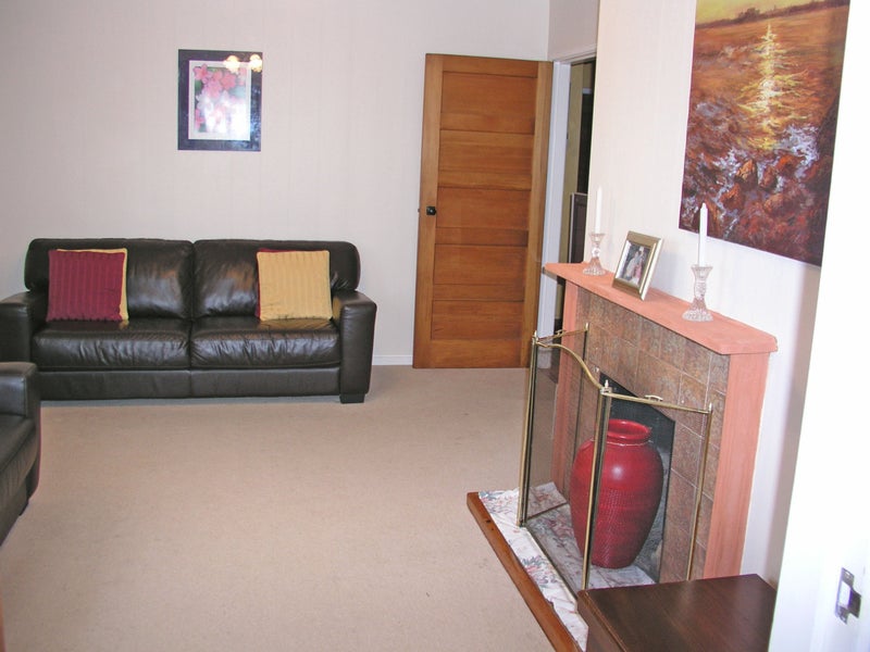 1/0 Ngatiawa Street, Onehunga, Auckland - Carousel 2