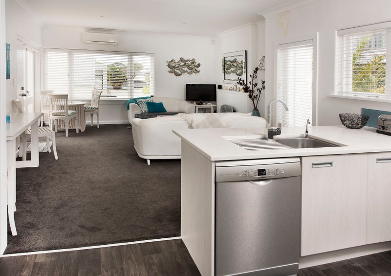 3/217 Tamaki Drive, Kohimarama, Auckland - Carousel 1