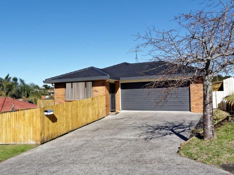 2 Plumstead Rise, Glen Eden, Auckland - Carousel 1