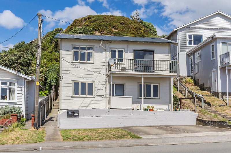 208 Rongotai Road, Rongotai, Wellington - Carousel 1