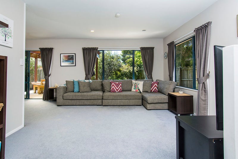 9A HEATHRIDGE PL, Burswood, Auckland - Carousel 10