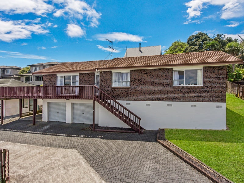 8 Marco Place, Highland Park, Auckland - Carousel 1