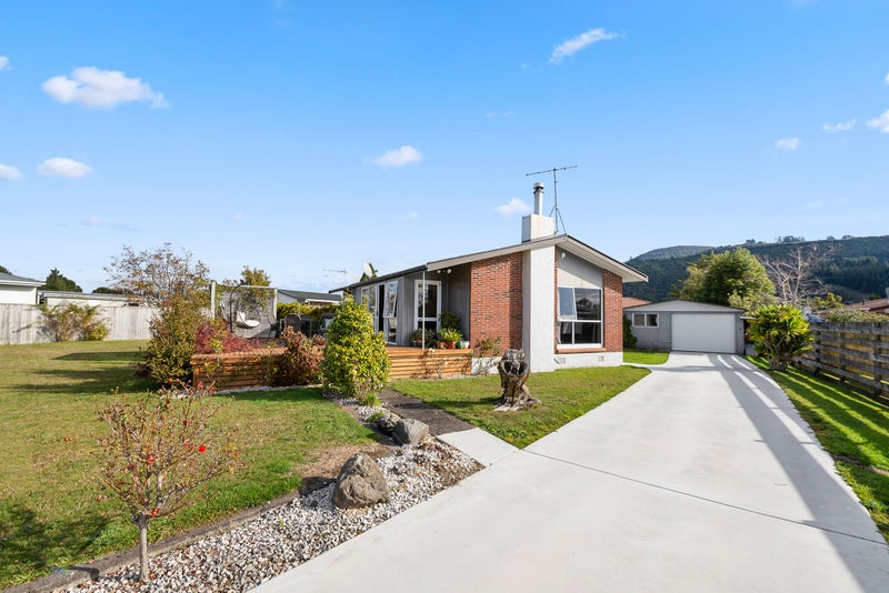 18 Logan Street, Fairy Springs, Rotorua - Carousel 1