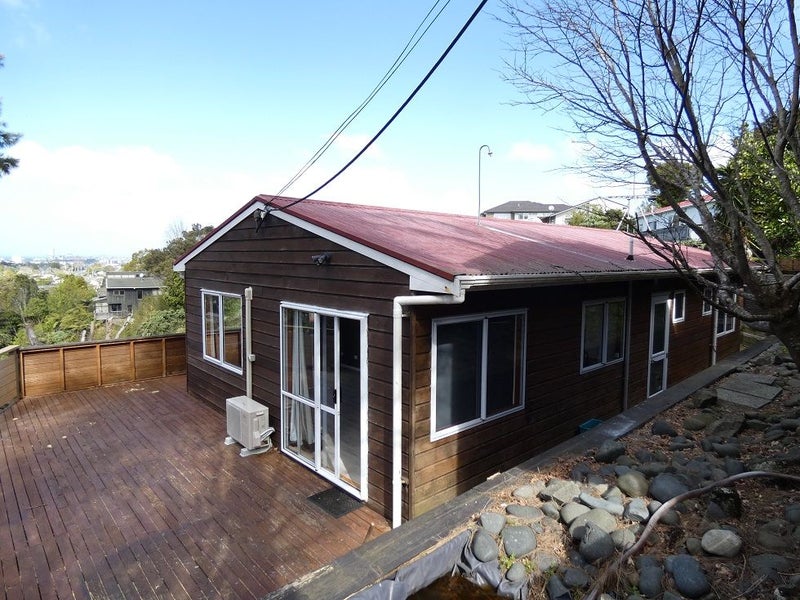 2/633 Glenfield Road, Totara Vale, Auckland - Carousel 1
