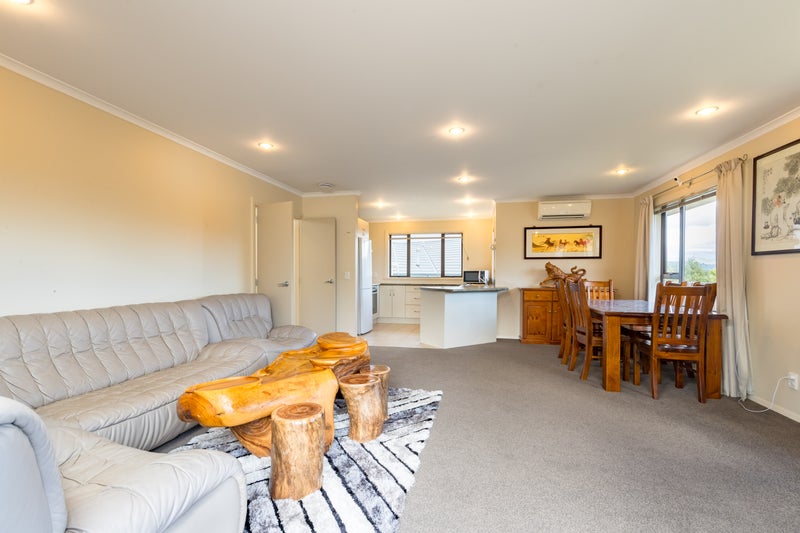 18 Ronald Scott Grove, Riverstone Terraces, Upper Hutt - Carousel 10