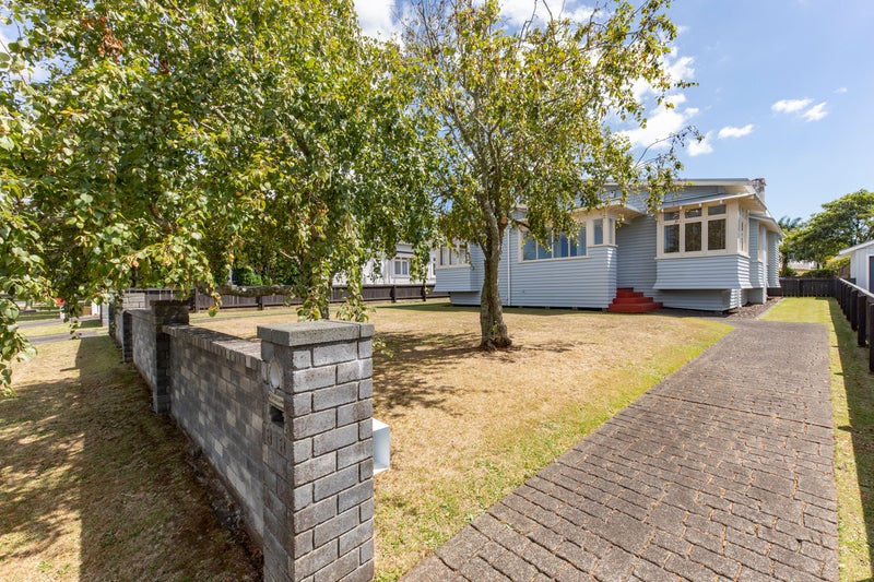 33 Fernleigh Avenue, Royal Oak, Auckland - Carousel 2