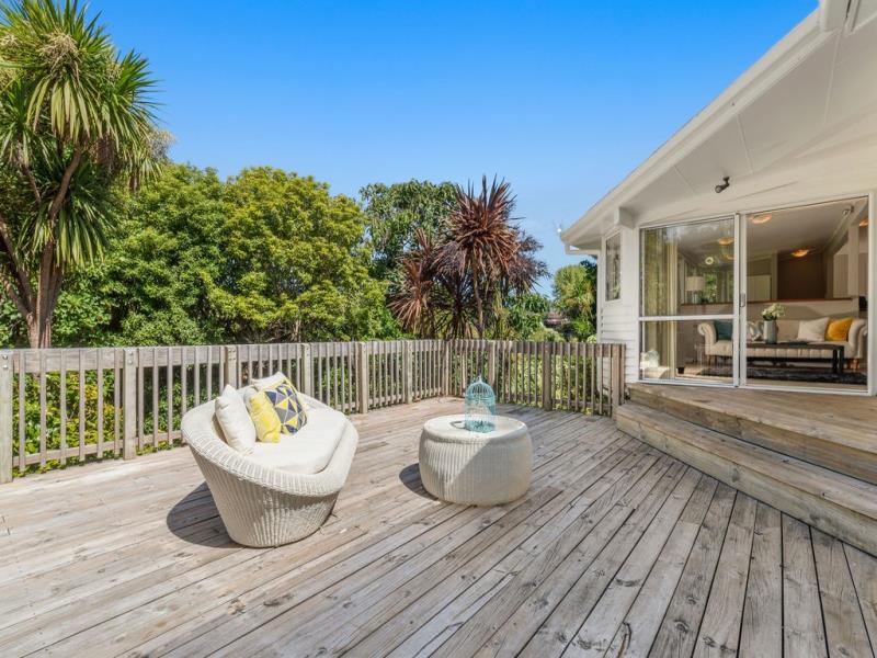 18 Evan Street, Belmont, Auckland - Carousel 1
