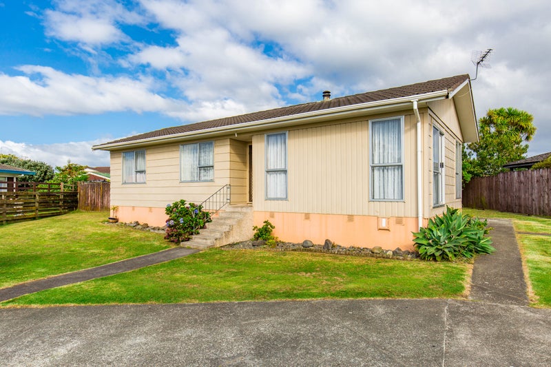 20 Adel Place, Weymouth, Auckland - Carousel 1