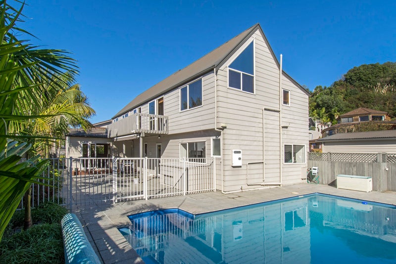 16 Rogers Avenue, Eastern Beach, Auckland - Carousel 2