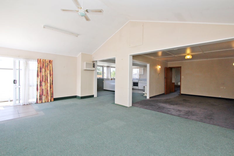 37 Oldham Avenue, Onekawa, Napier - Carousel 2