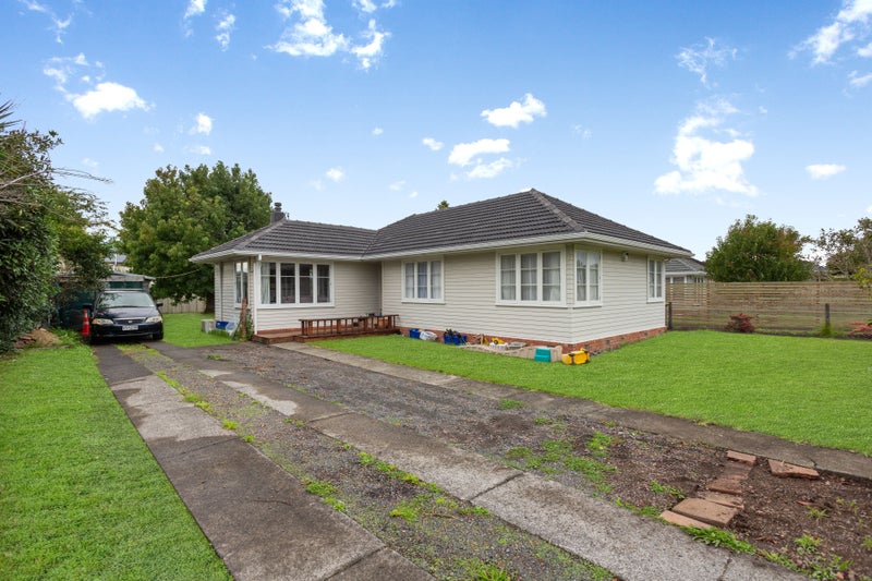 27 Kervil Avenue, Te Atatu Peninsula, Auckland - Carousel 2