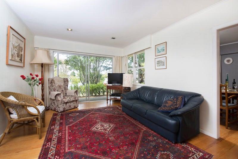 18 Baringa Place, Botany Downs, Auckland - Carousel 2