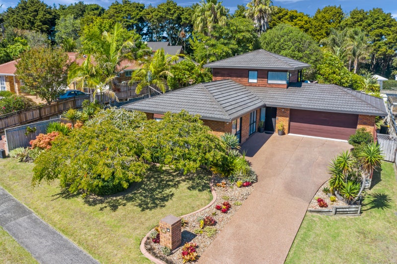25 Kuripaka Crescent, The Gardens, Auckland - Carousel 1
