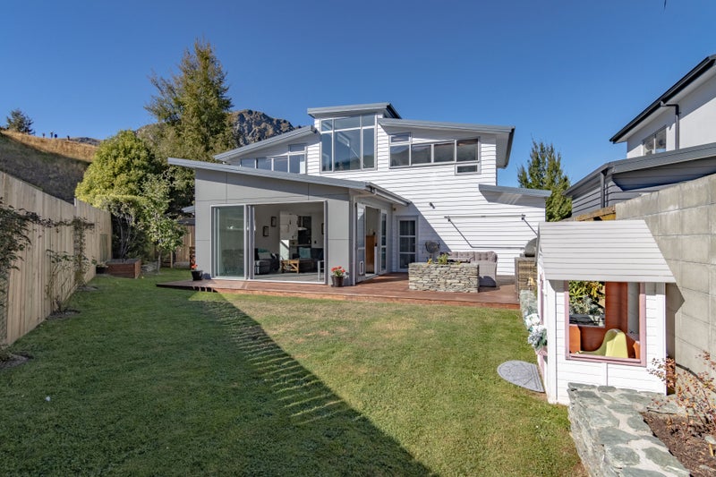 27 Redfern Terrace, Arthurs Point, Queenstown - Carousel 1