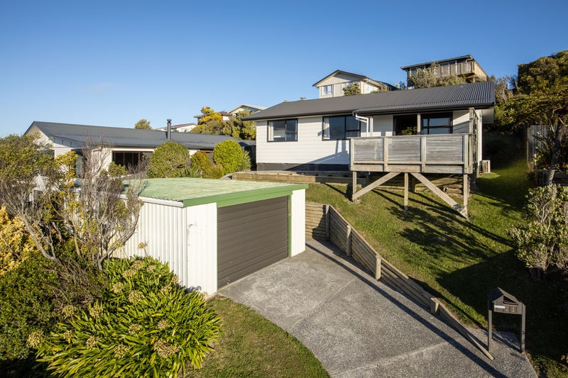 21 Rice Crescent, Newlands, Wellington - Carousel 1