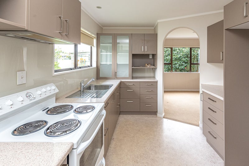 10 Antrim Place, Springvale, Whanganui - Carousel 2