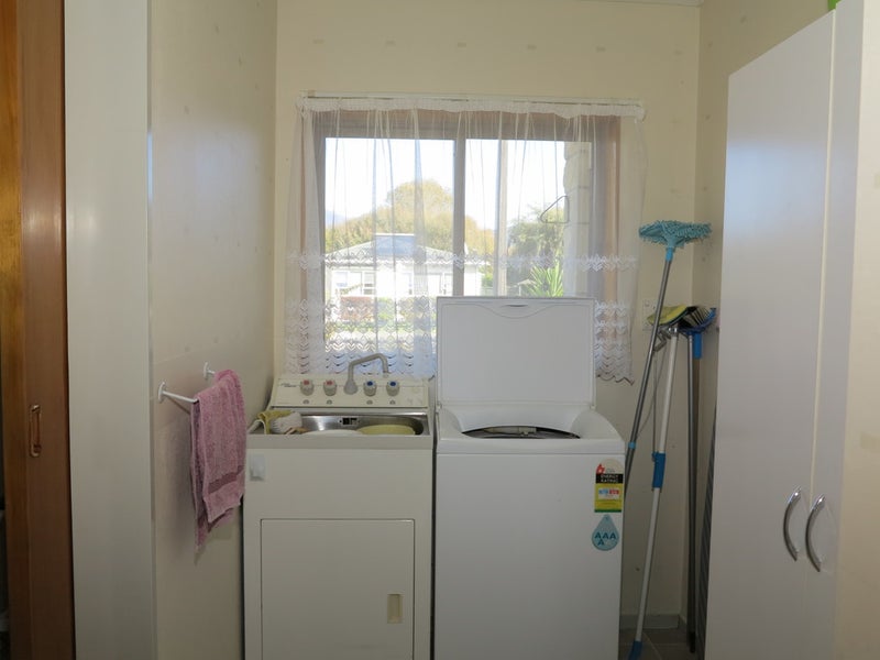 28 Feary Crescent, Takaka - Carousel 10