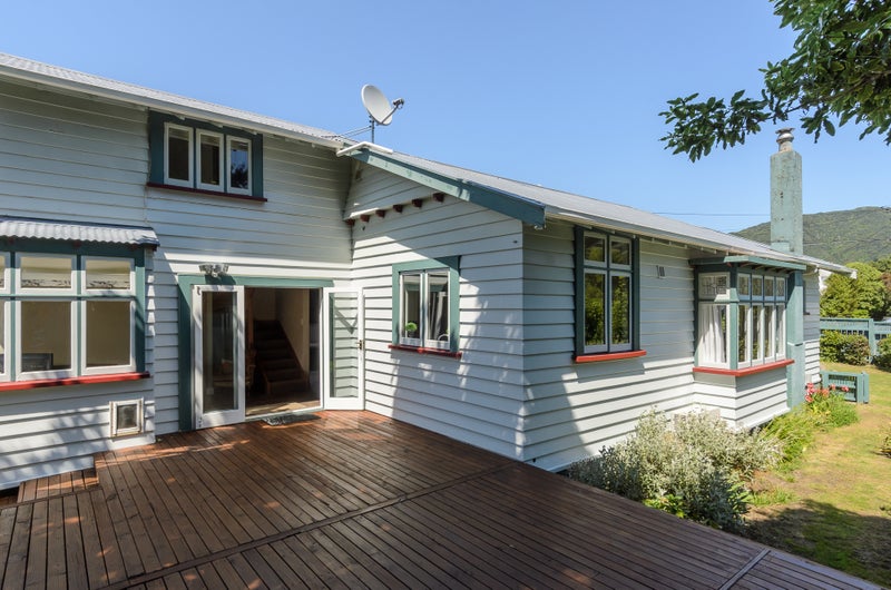 6 Tringham Street, Karori, Wellington - Carousel 10