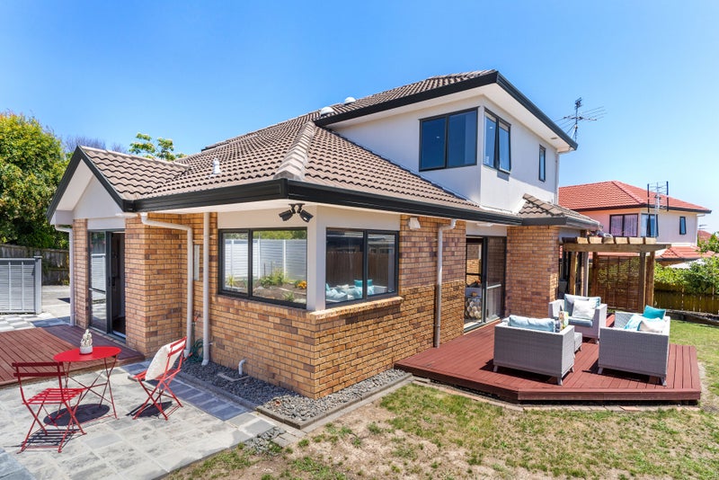 1/4 Dromora Close, Dannemora, Auckland - Carousel 1