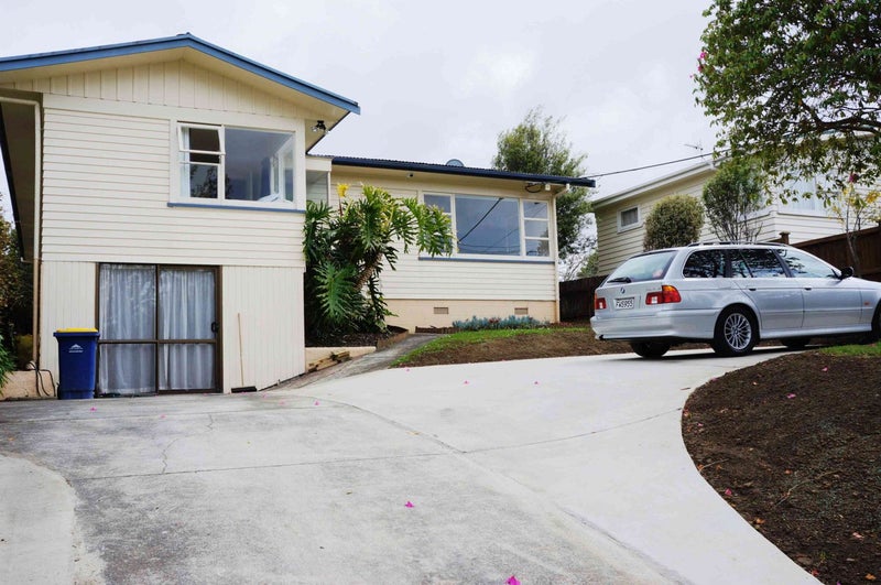82 Sunnynook Road, Sunnynook, Auckland - Carousel 1