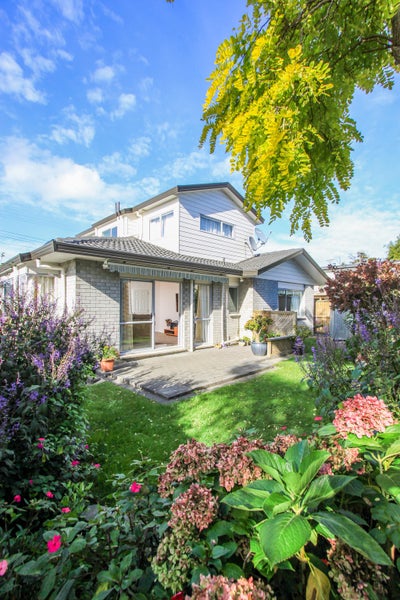 2/29 Eastern Beach Road, Eastern Beach, Auckland - Carousel 2