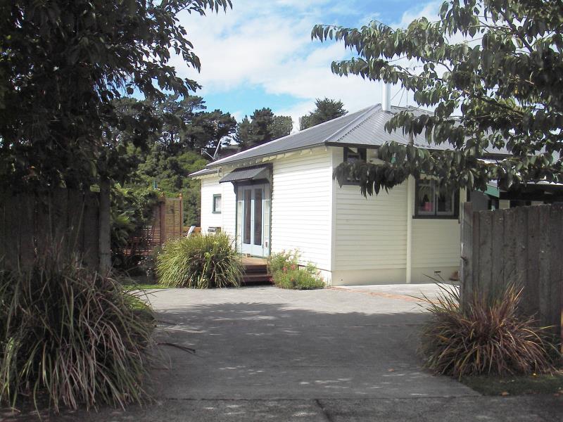 80 Riversdale Drive, Merrilands, New Plymouth - Carousel 1