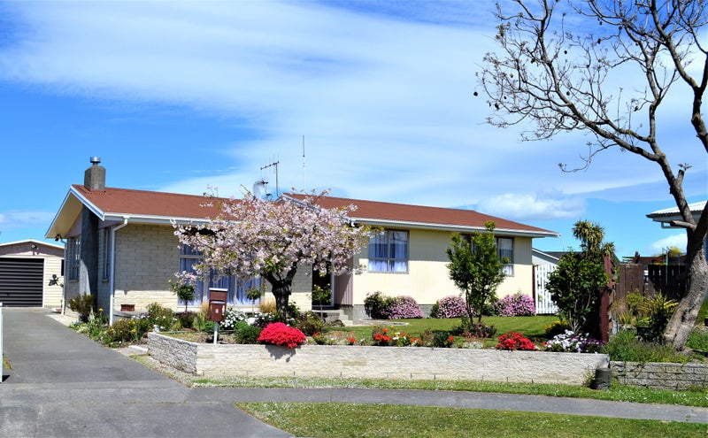 6 Antrim Place, Tamatea, Napier - Carousel 2