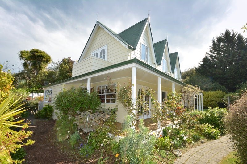 31 Garden Place, Glenleith, Dunedin - Carousel 2